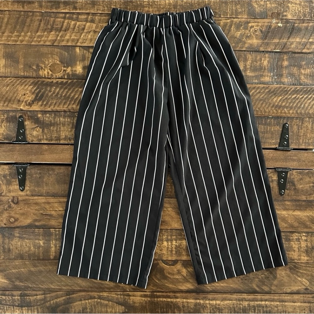 SHEIN Black and White Casual Wide-Leg Cropped Pants - Picture 2 of 7